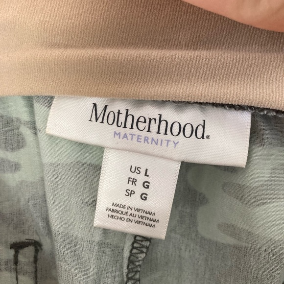 Motherhood Maternity Camo Pants Over the Belly Size Large - Picture 3 of 9